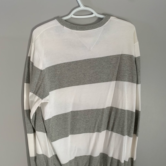 Grey and white Tommy Hilfiger Crewneck - Picture 2 of 3